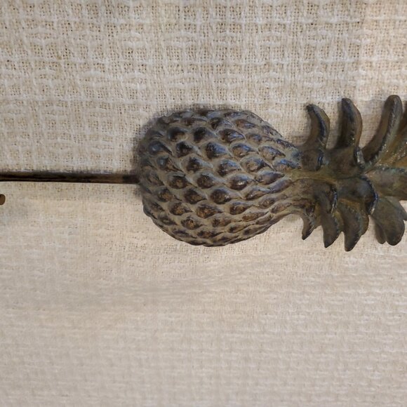 Intercontinental Art Pineapple Wall Hook, 2003 - Picture 2 of 6